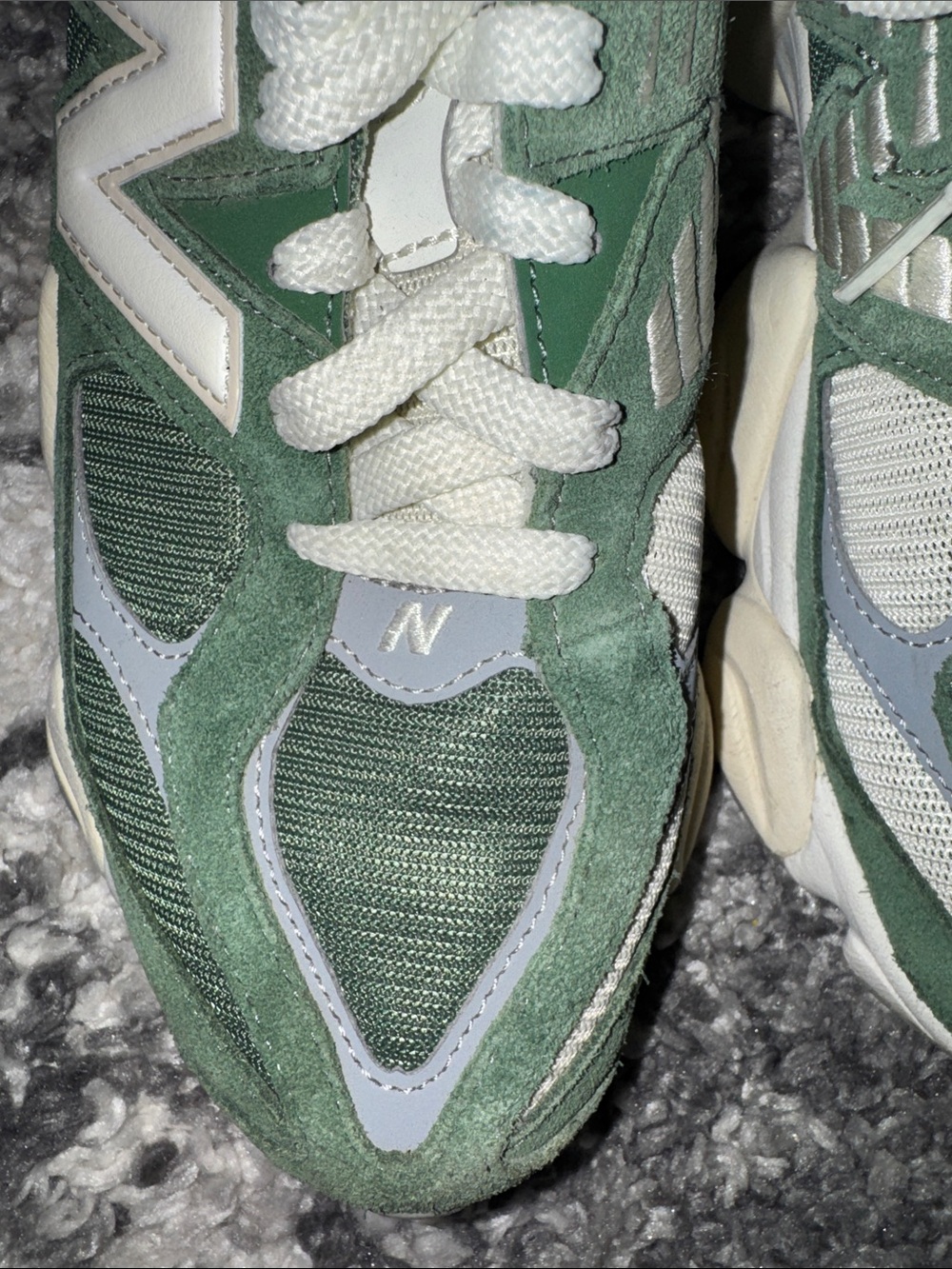 New Balance Green and White 906v1 Sneakers - Picture 4 of 8